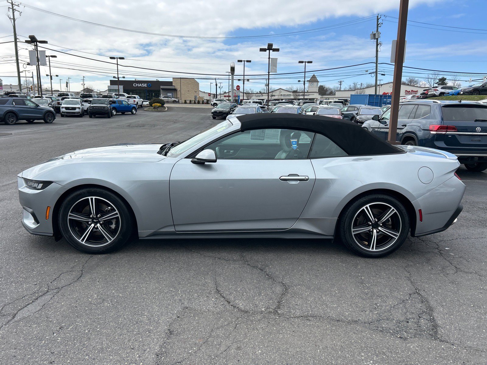 Certified 2024 Ford Mustang Premium image 4