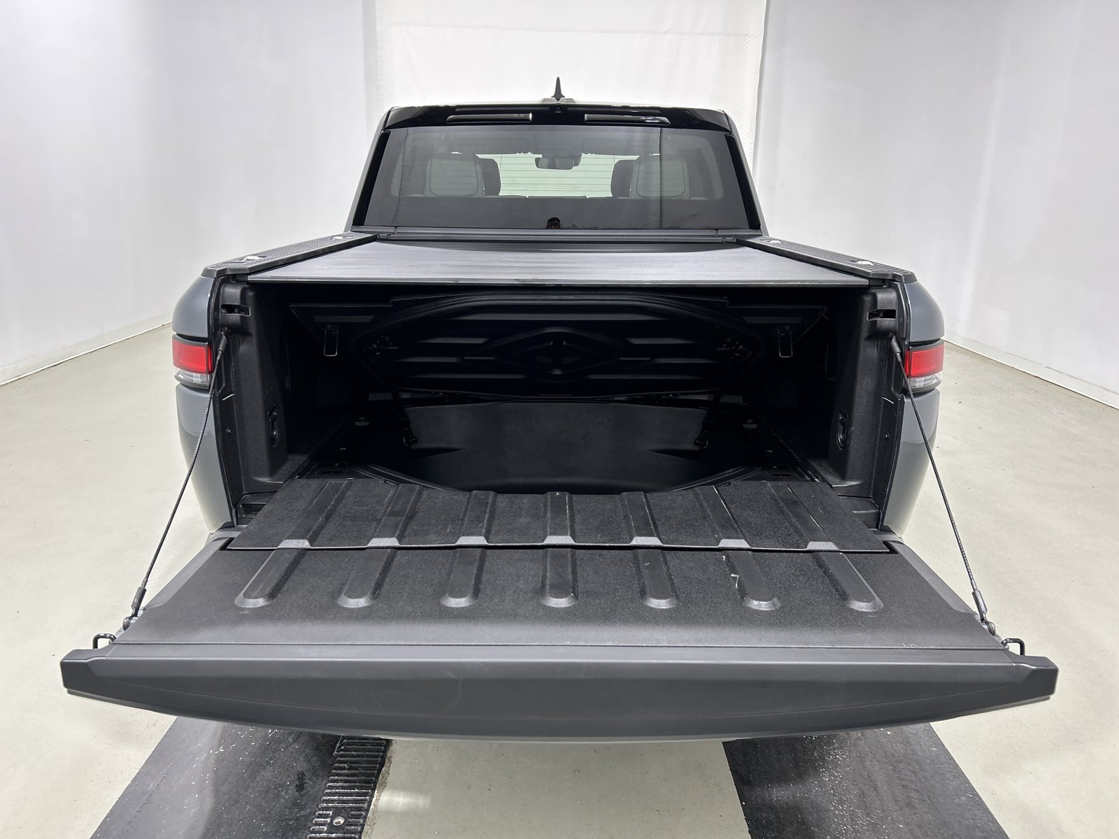Used 2023 Rivian R1T Adventure AWD/4WD image 15