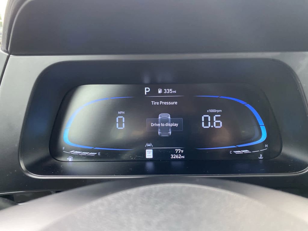 Certified 2025 Hyundai Elantra Sport image 15