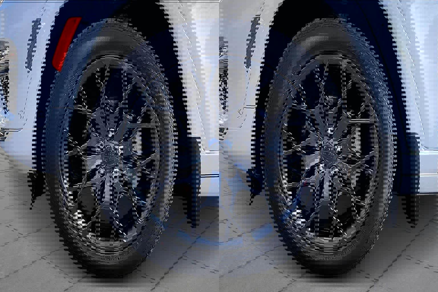 Used 2025 Jeep Grand Cherokee Summit w/ Obsidian Package image 10