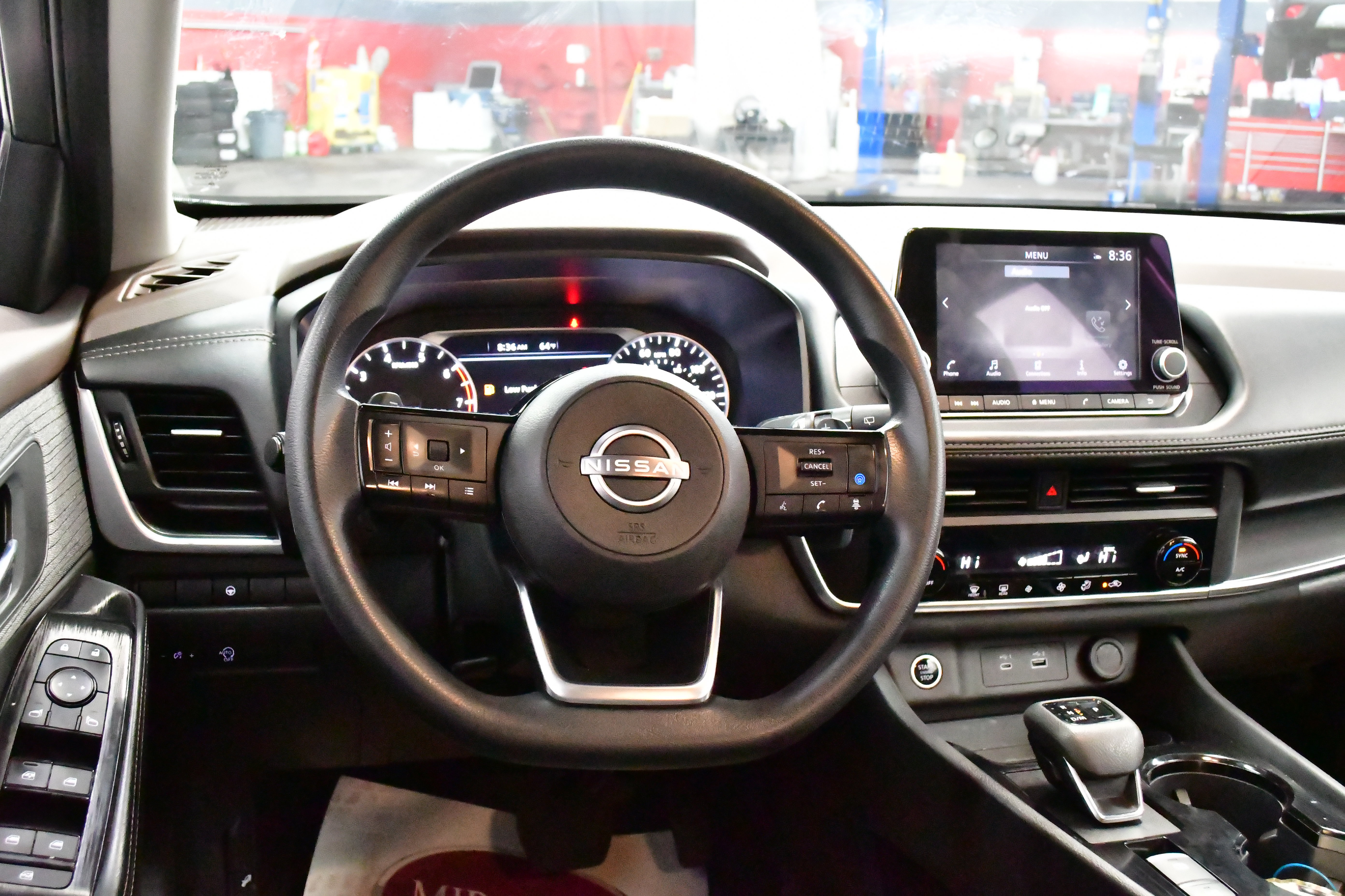 Used 2023 Nissan Rogue SV image 14