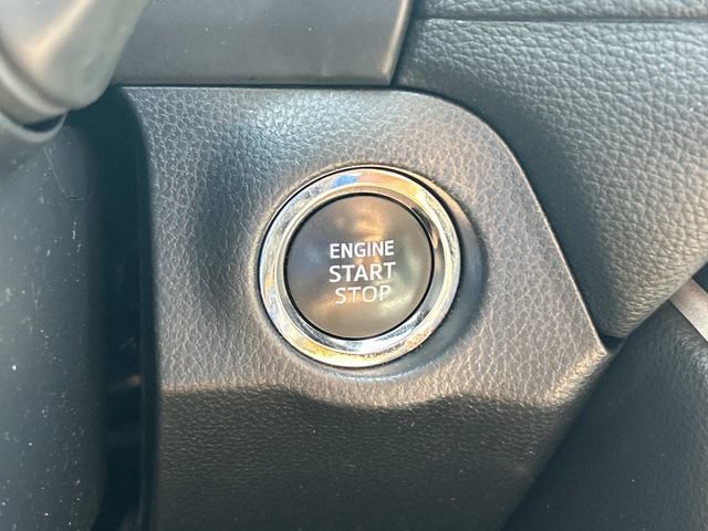 Used 2025 Toyota RAV4 XLE AWD/4WD image 28