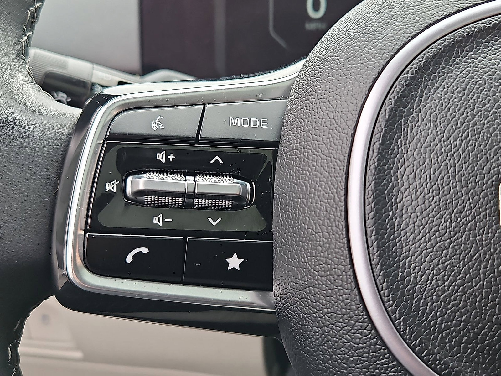 Used 2025 Kia Sorento SX Prestige AWD/4WD image 9