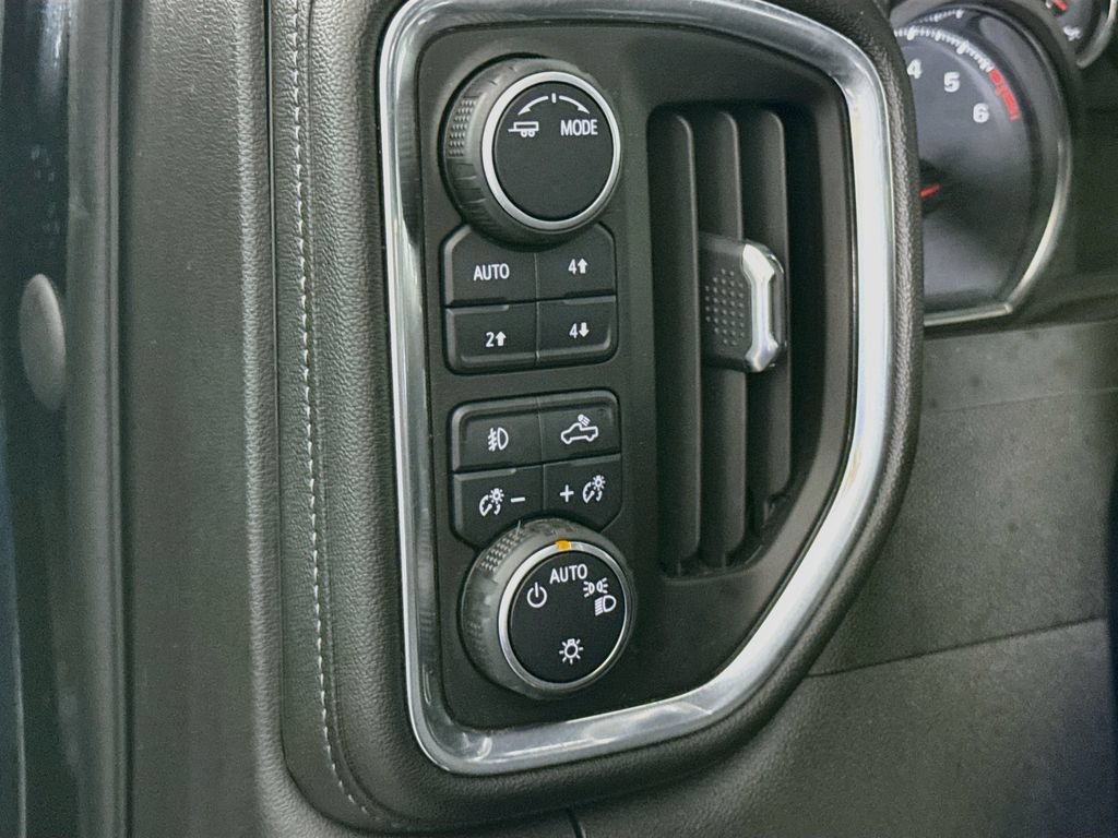 Used 2021 Chevrolet Silverado 1500 LT Trail Boss w/ Bed Protection Package AWD/4WD image 18