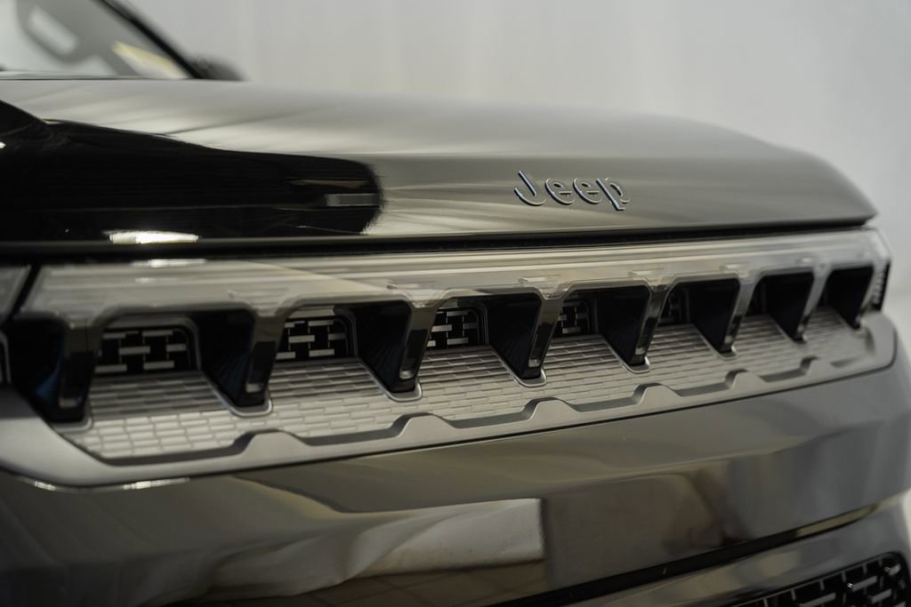 New 2026 Jeep Grand Wagoneer 4WD image 11