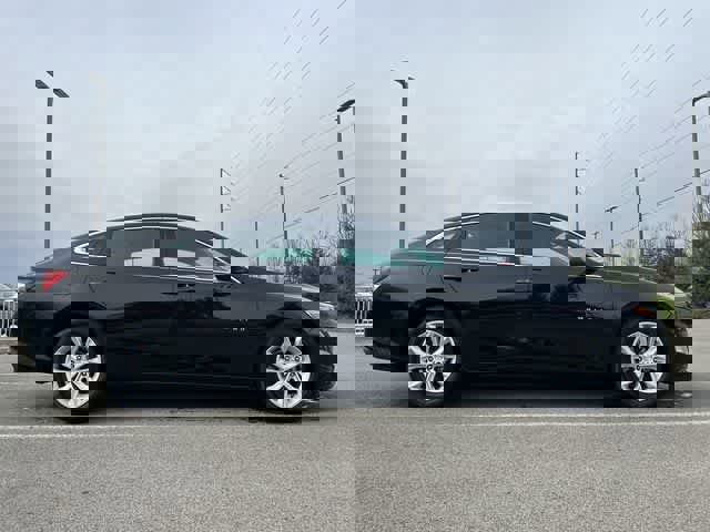 Used 2023 Chevrolet Malibu LT image 3