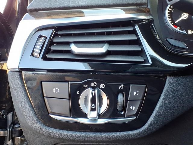 Used 2019 BMW 530e w/ M Sport Package image 24