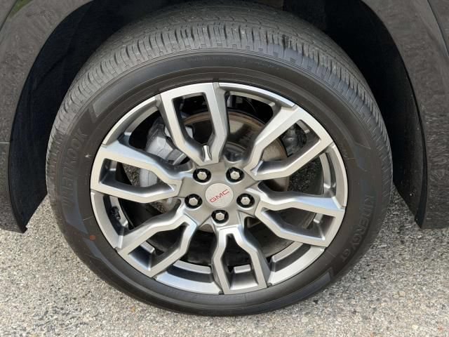 Certified 2024 GMC Terrain Denali w/ Denali Premium Package AWD/4WD image 37
