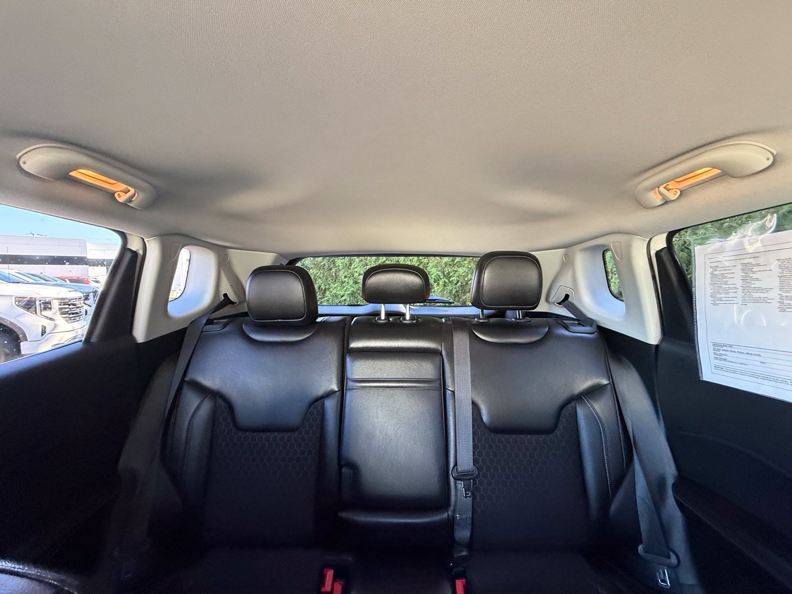 Used 2018 Jeep Compass Latitude w/ Popular Equipment Group AWD/4WD image 3