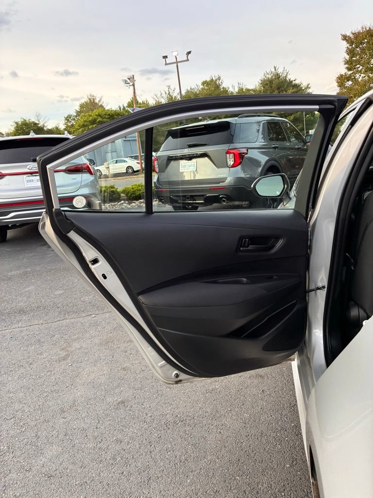 Used 2024 Toyota Corolla LE FWD image 40