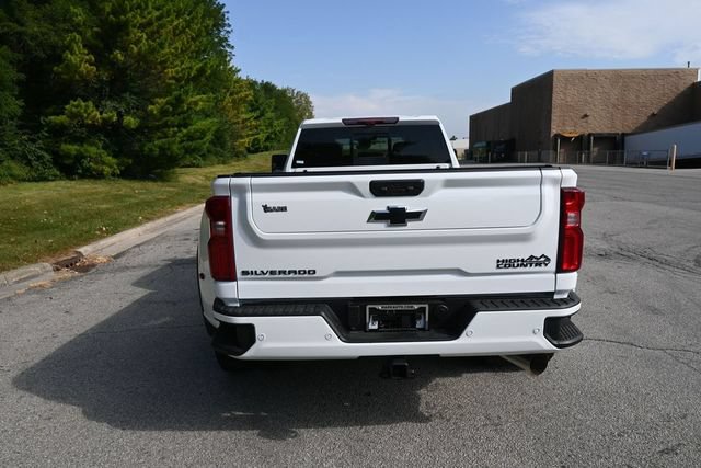 New 2026 Chevrolet Silverado 3500 High Country w/ High Country Premium Package AWD/4WD image 9