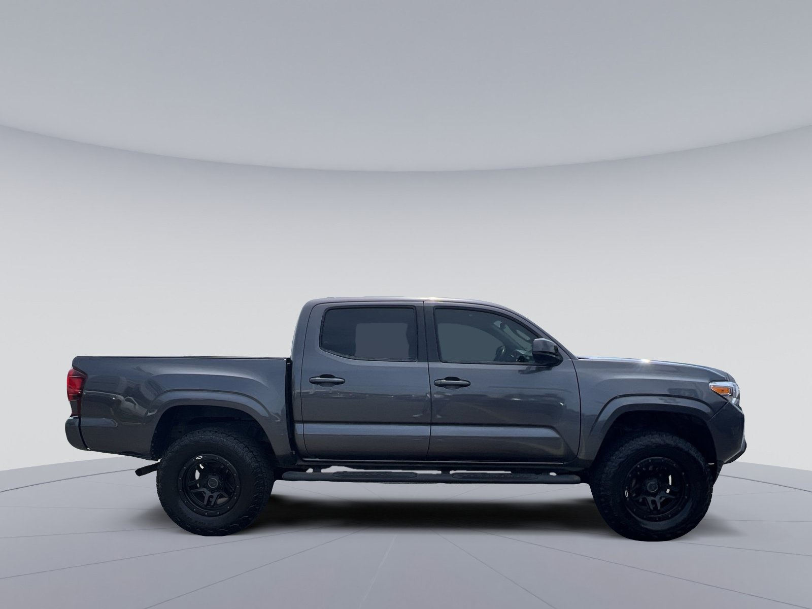 Used 2018 Toyota Tacoma SR w/ SR Convenience Package RWD image 10