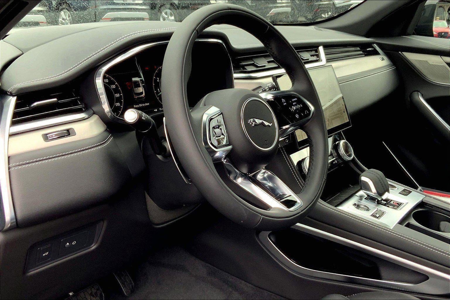 New 2025 Jaguar F-PACE R-Dynamic S AWD/4WD image 3
