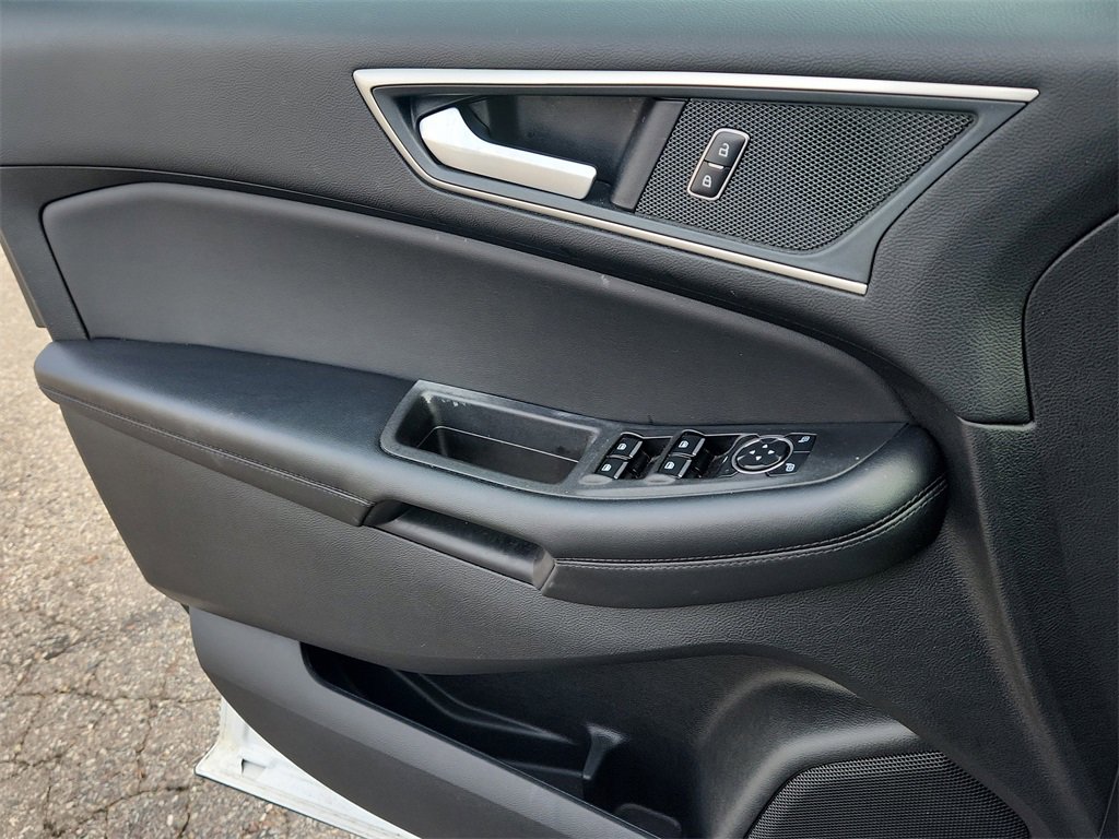 Used 2024 Ford Edge SEL w/ Convenience Package image 7