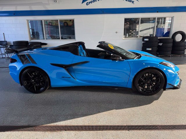 Used 2024 Chevrolet Corvette Z06 w/ Battery Protection Package RWD image 13