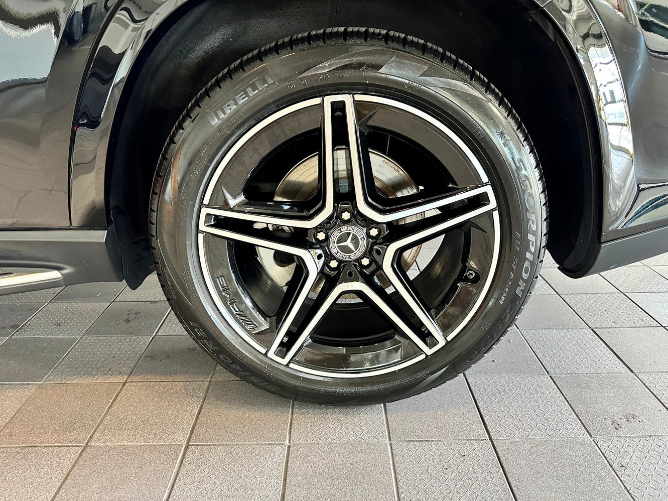 Certified 2023 Mercedes-Benz GLS 450 4MATIC image 46