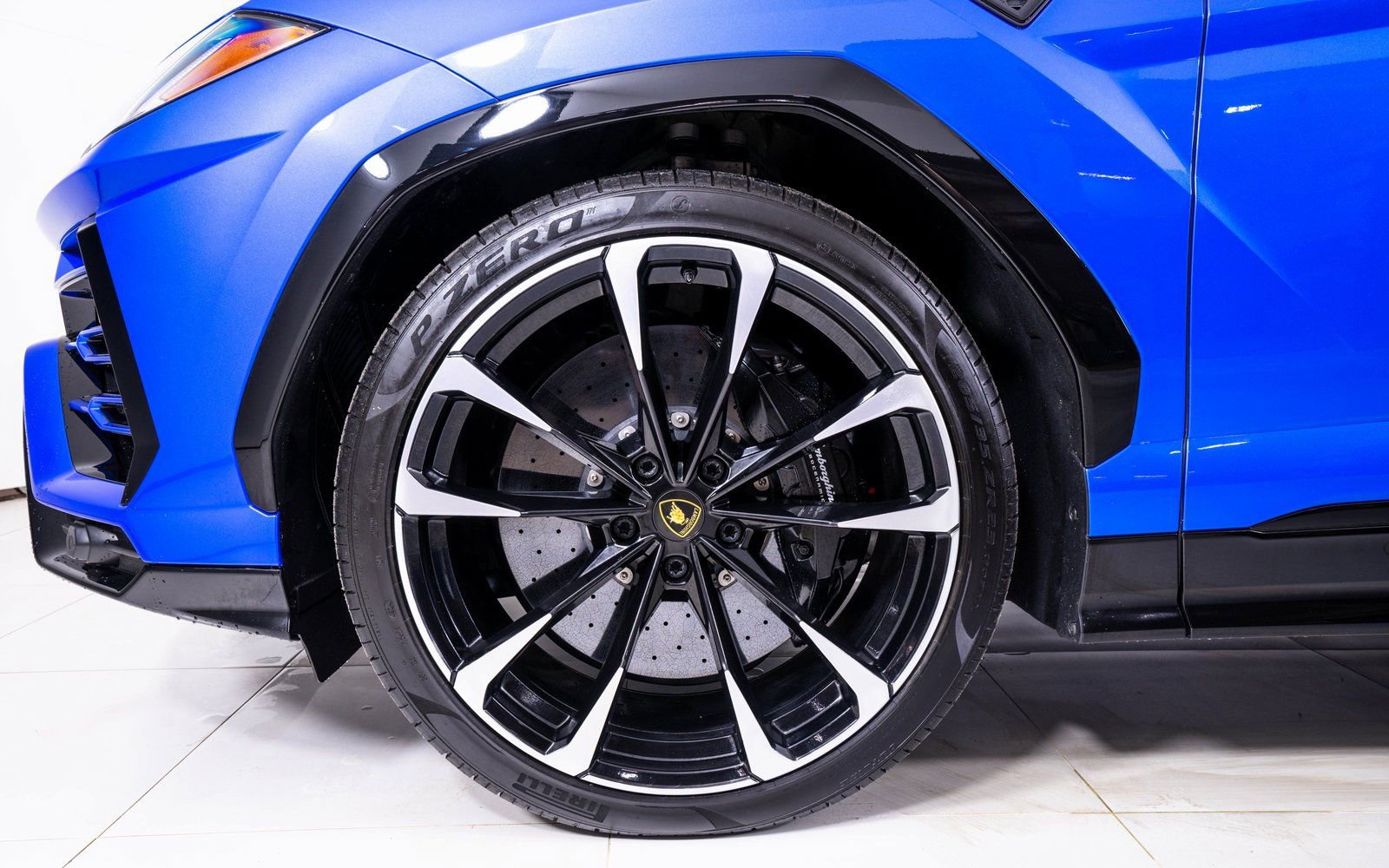 Used 2021 Lamborghini Urus image 19
