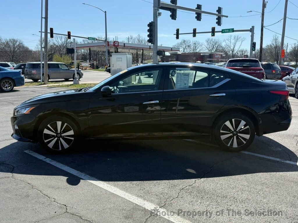Used 2022 Nissan Altima 2.5 SV image 9