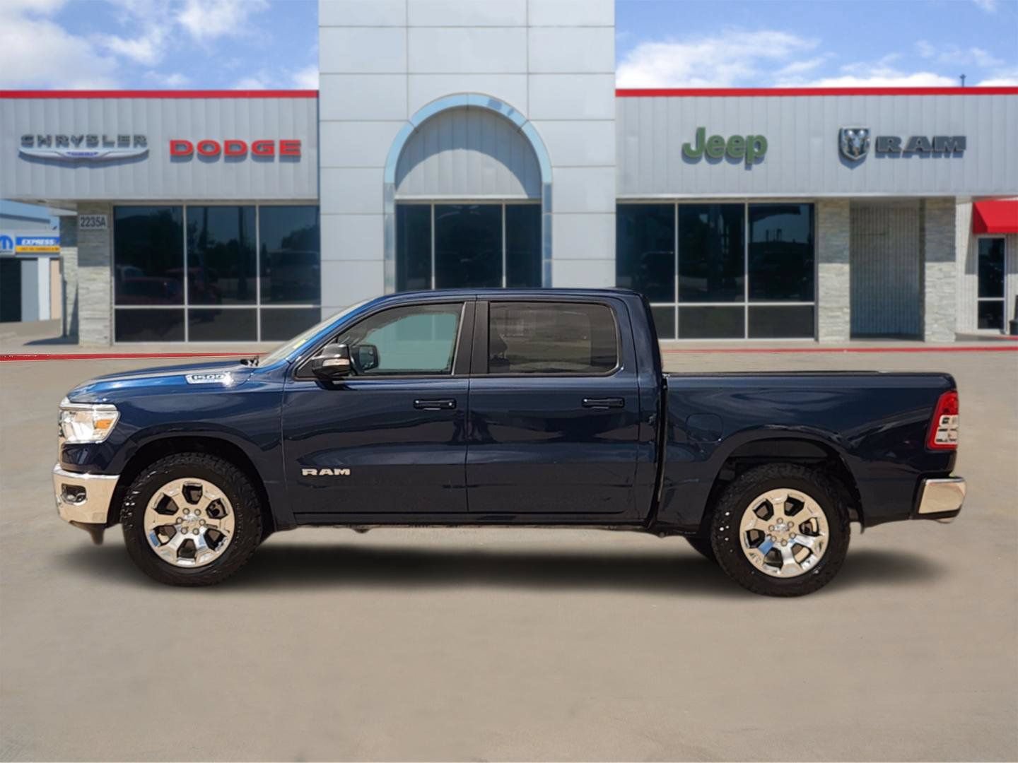 Used 2022 RAM 1500 Lone Star AWD/4WD image 3