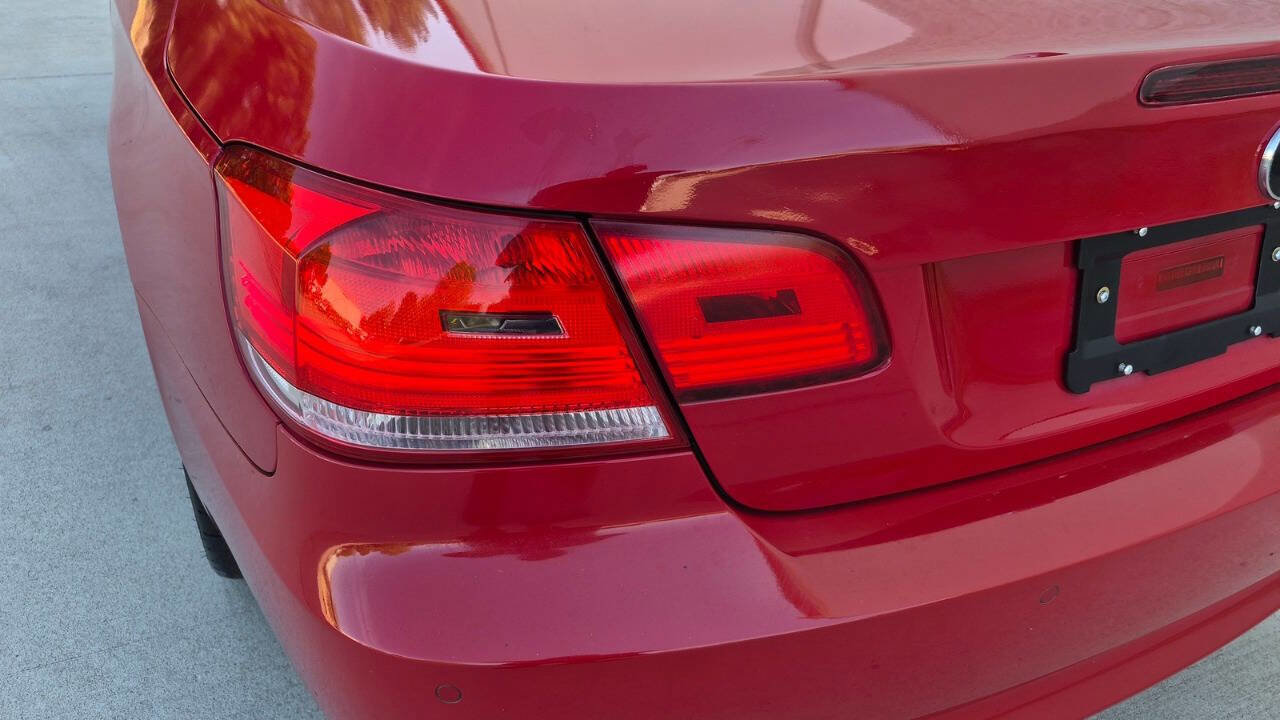 Used 2009 BMW 328i Convertible image 18