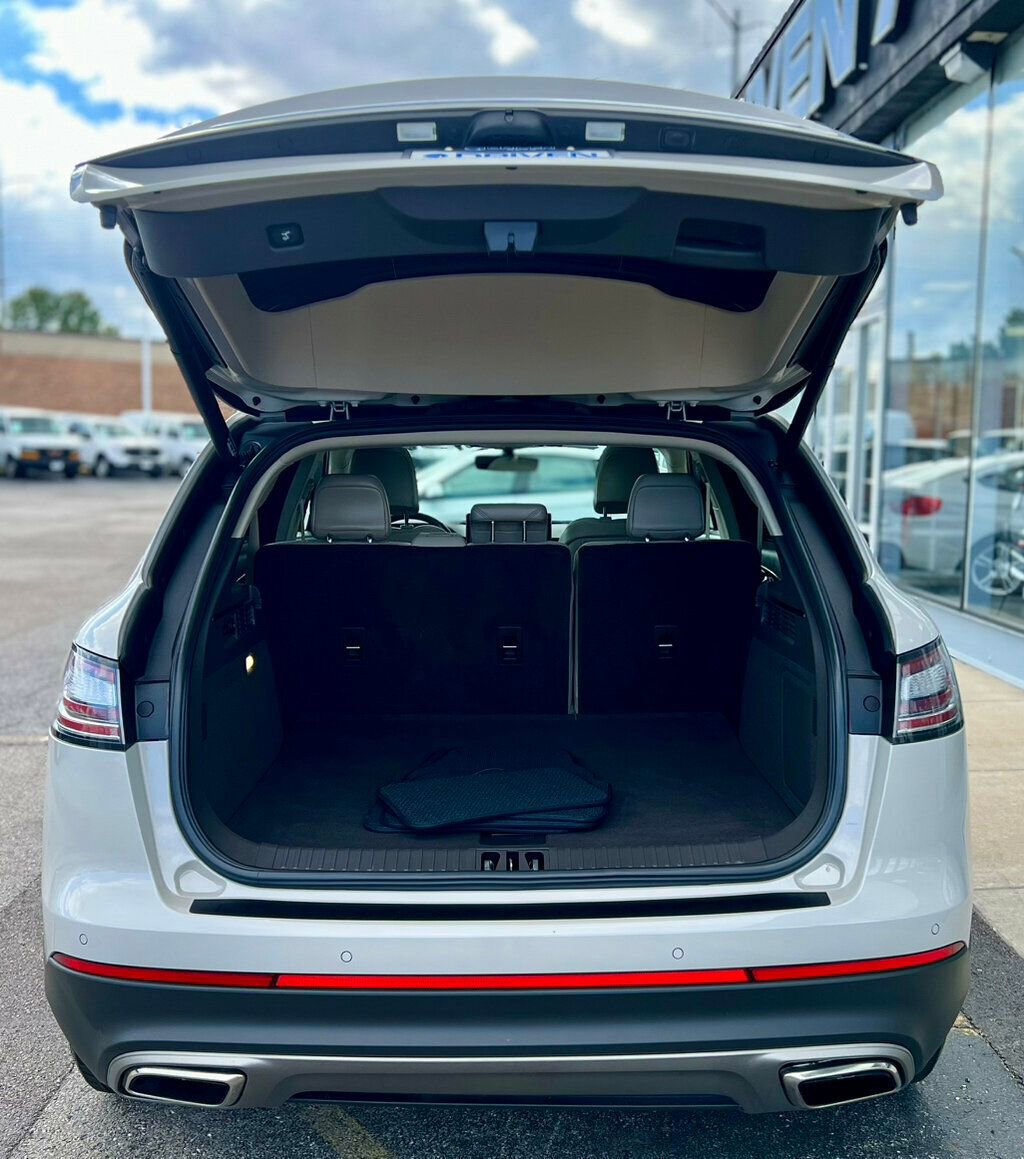 Used 2022 Lincoln Nautilus Reserve w/ Equipment Group 201A image 8