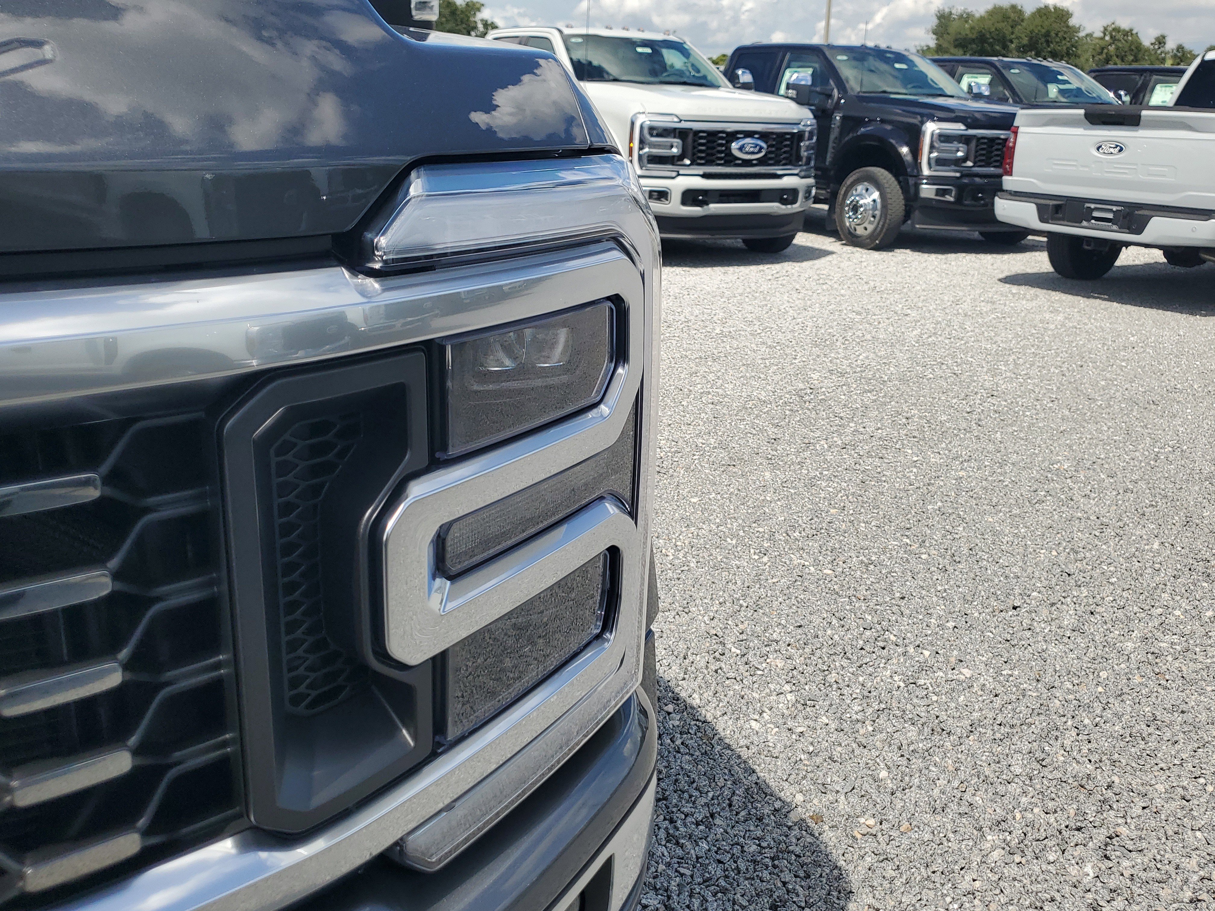 New 2026 Ford F450 Platinum w/ Platinum Plus Package image 4