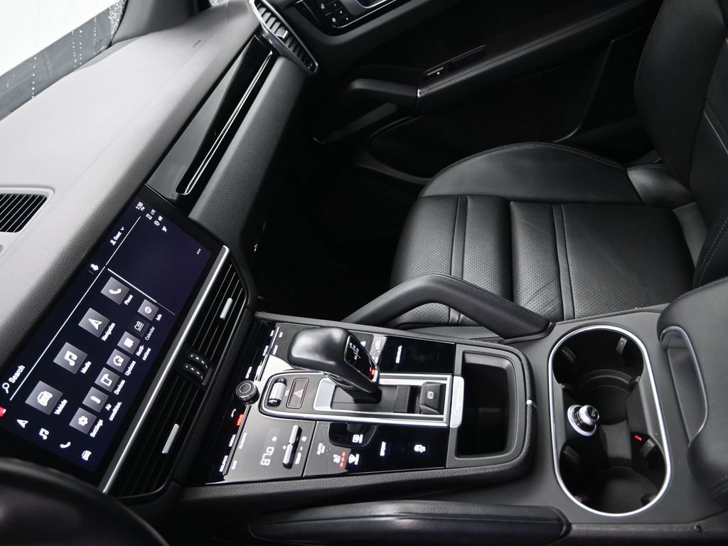 Used 2022 Porsche Cayenne Platinum Edition AWD/4WD image 20