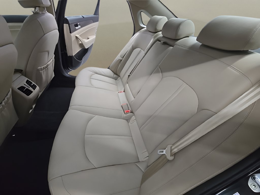 Used 2019 Hyundai Sonata Limited w/ Ultimate Package 02 FWD image 18