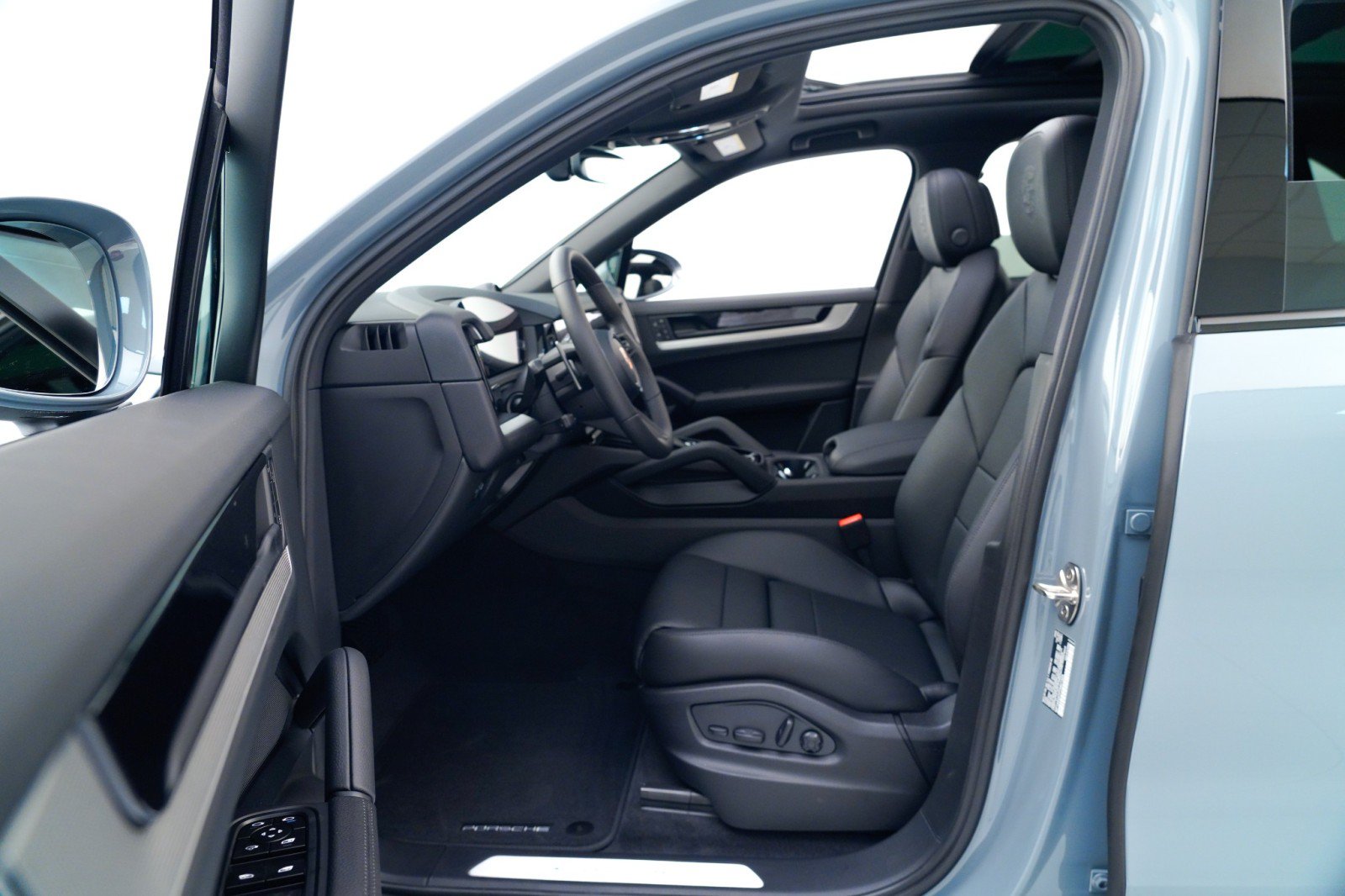 Certified 2026 Porsche Cayenne AWD/4WD image 17