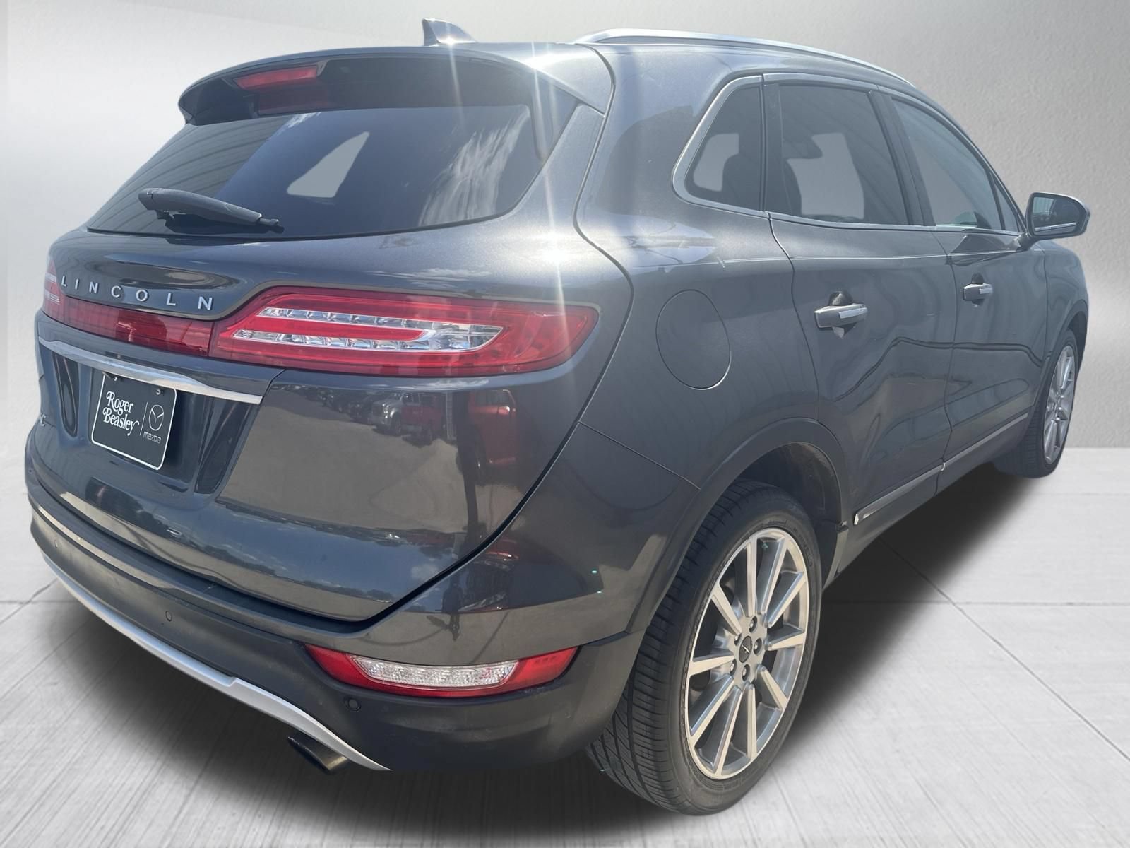 Used 2019 Lincoln MKC Reserve w/ MKC Technology Package FWD image 9