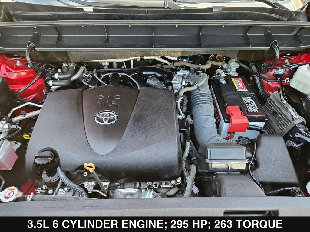 Used 2021 Toyota Highlander XLE AWD/4WD image 40