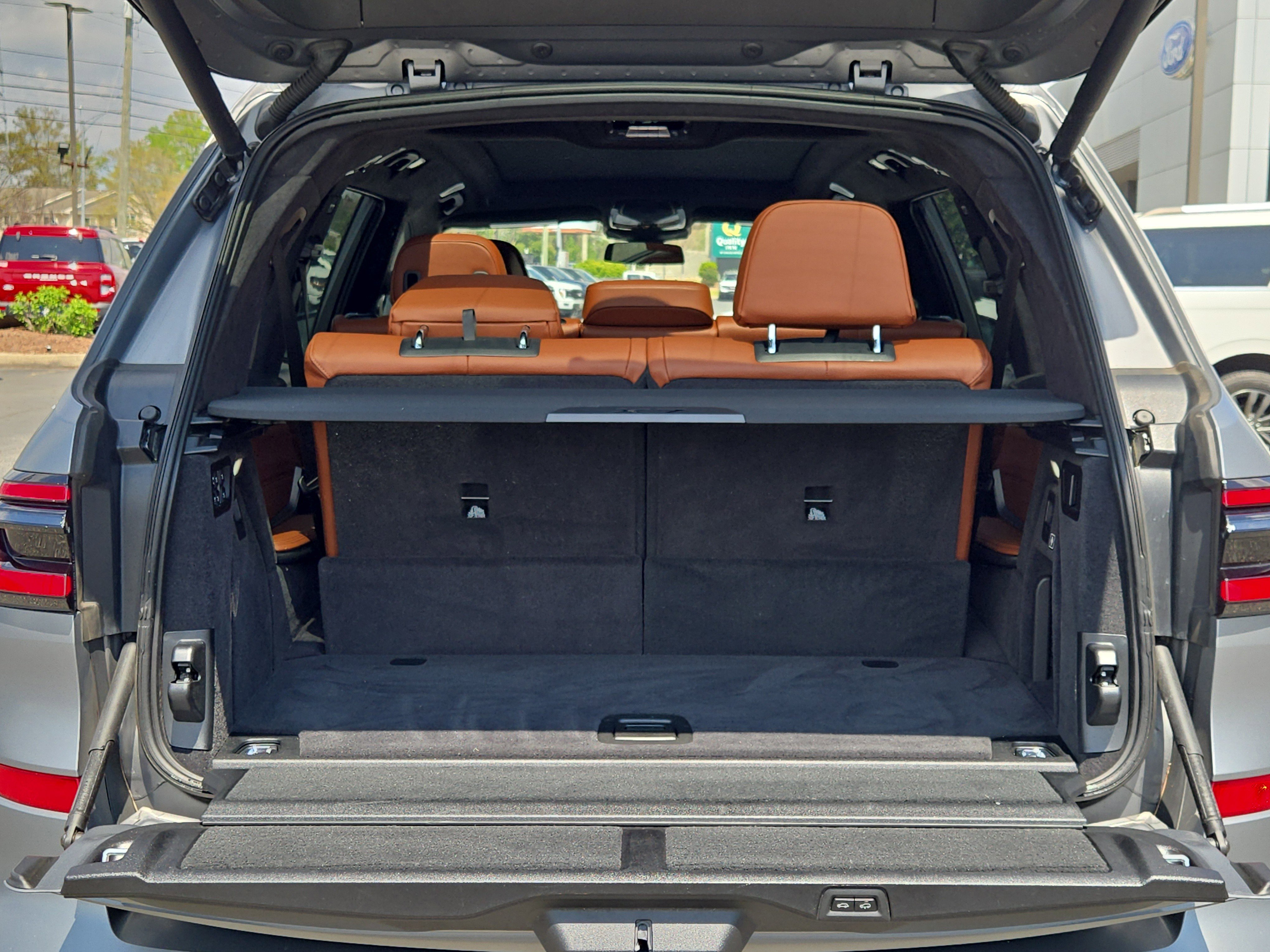 Used 2024 BMW X7 M60i w/ Executive Package image 14