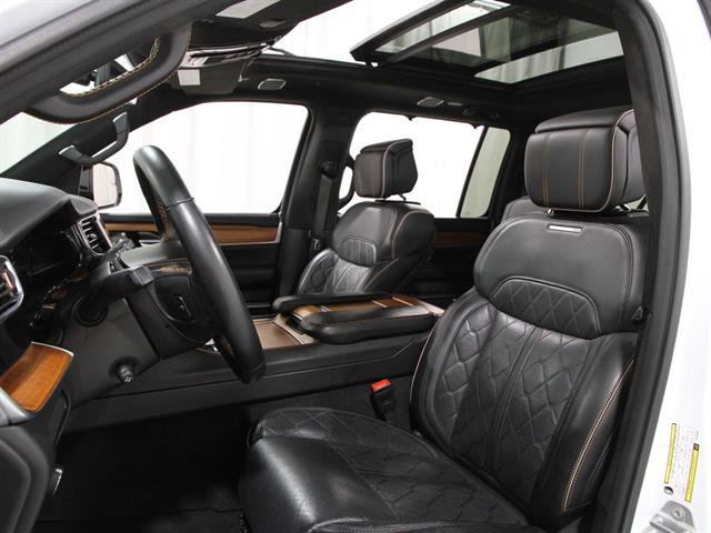 Used 2024 Jeep Grand Wagoneer L Series III image 5