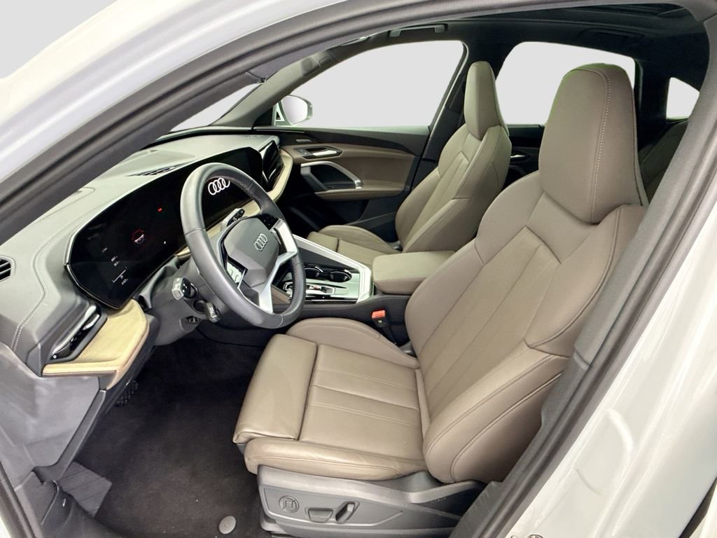 Certified 2025 Audi Q5 Premium Plus w/ Premium Plus image 18