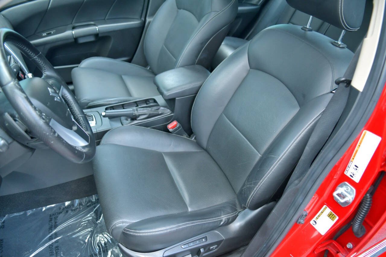 Used 2013 Suzuki Kizashi Sport SLS AWD/4WD image 17