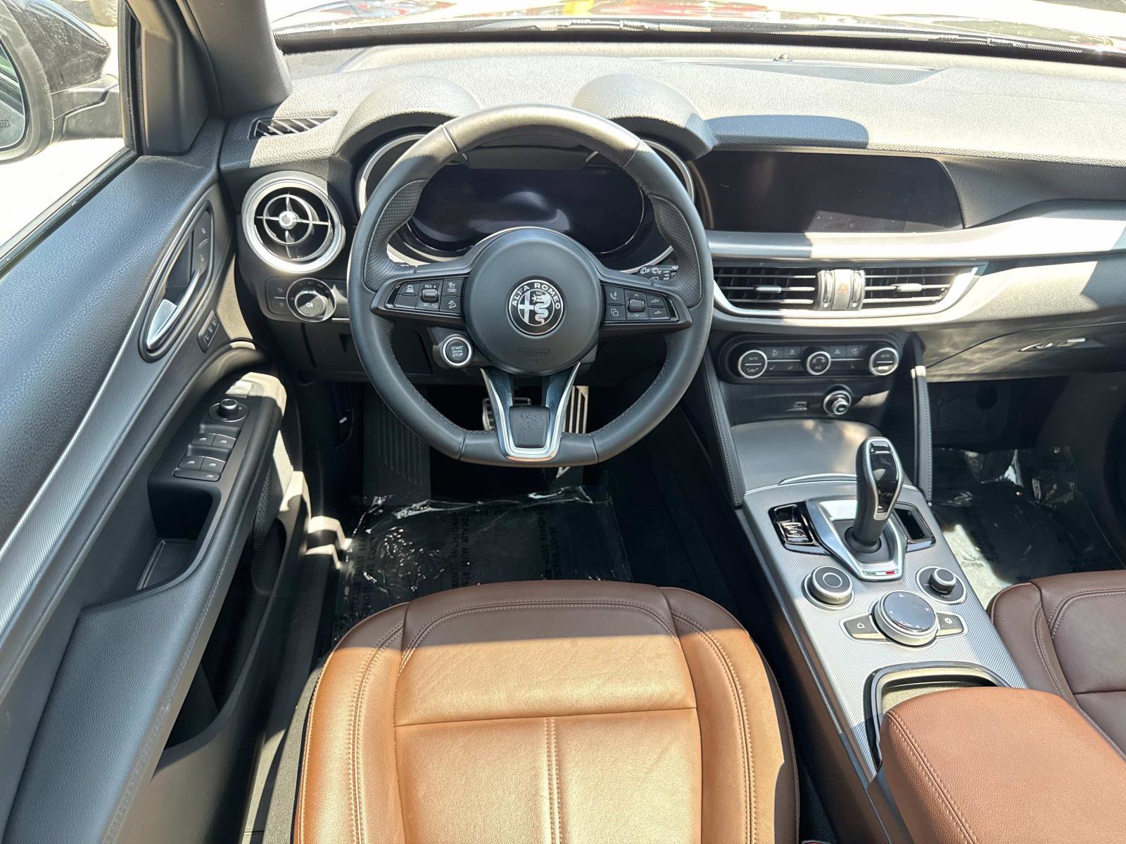 Used 2024 Alfa Romeo Stelvio Ti image 10