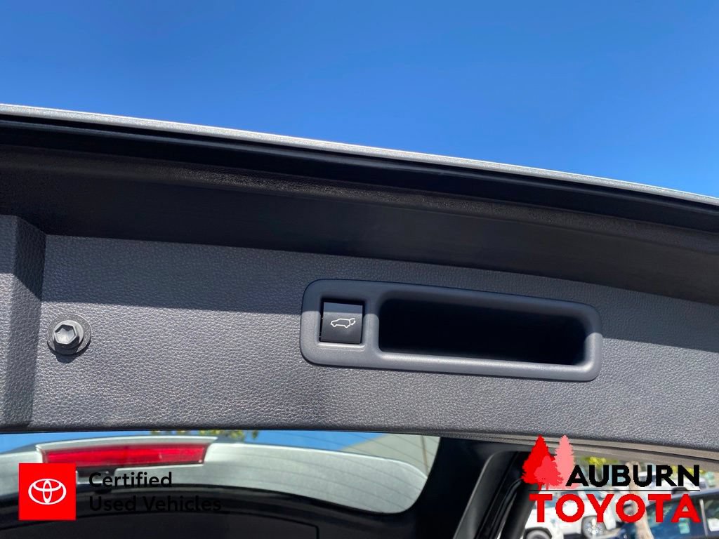 Certified 2021 Toyota Highlander Platinum AWD/4WD image 14