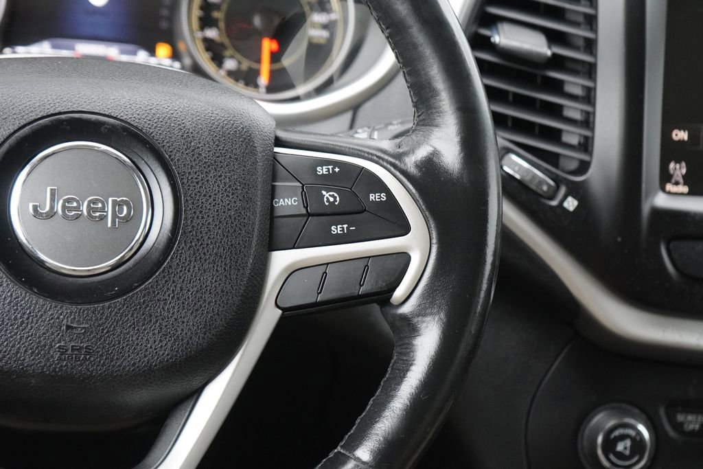 Used 2016 Jeep Cherokee Limited AWD/4WD image 15