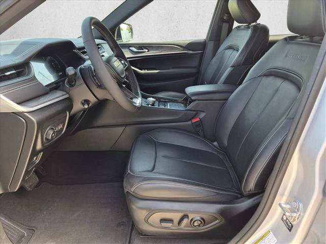 Used 2023 Jeep Grand Cherokee L Overland AWD/4WD image 14