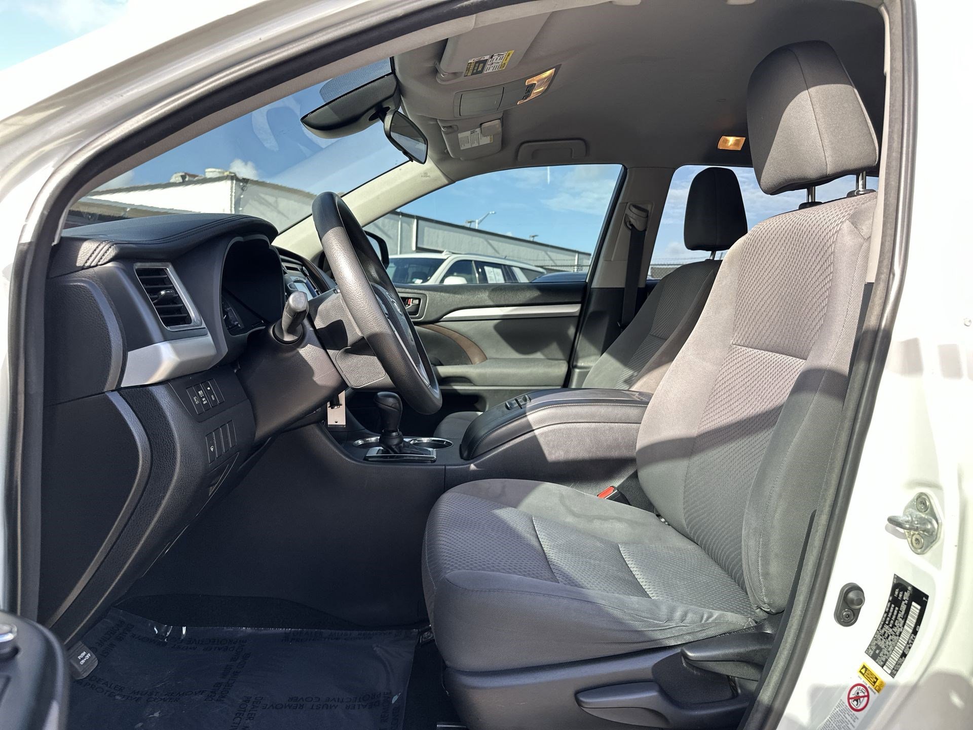 Used 2018 Toyota Highlander LE image 13