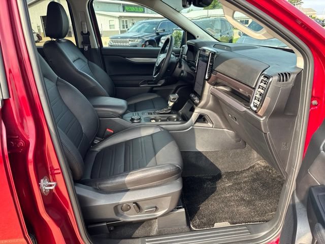 Used 2025 Ford Ranger Lariat w/ Black Appearance Package AWD/4WD image 27