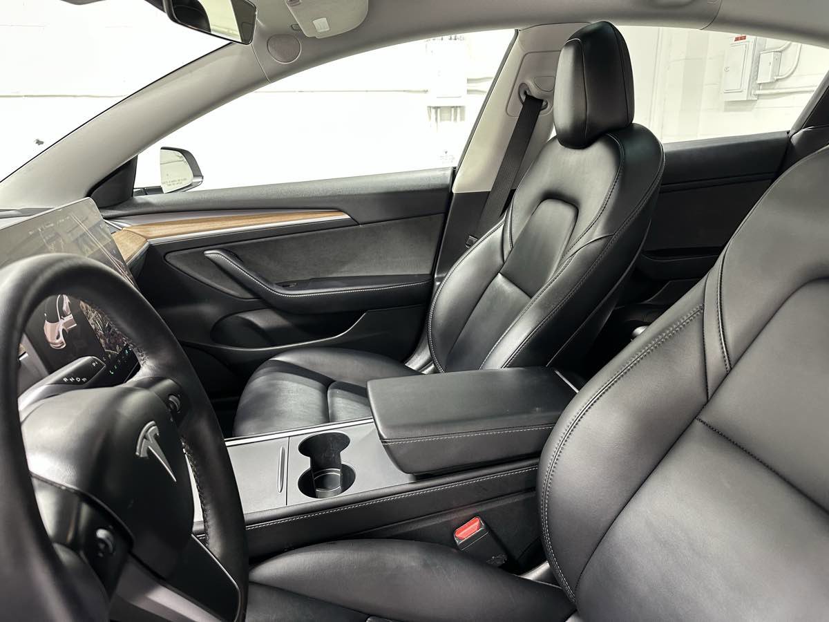 Used 2023 Tesla Model 3 Standard Range image 11
