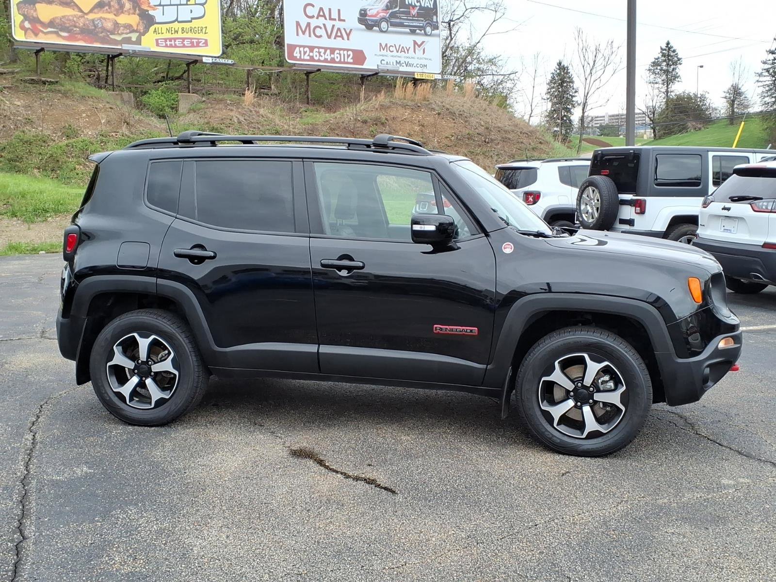 Certified 2022 Jeep Renegade Trailhawk w/ Sun/Sound Group AWD/4WD image 5