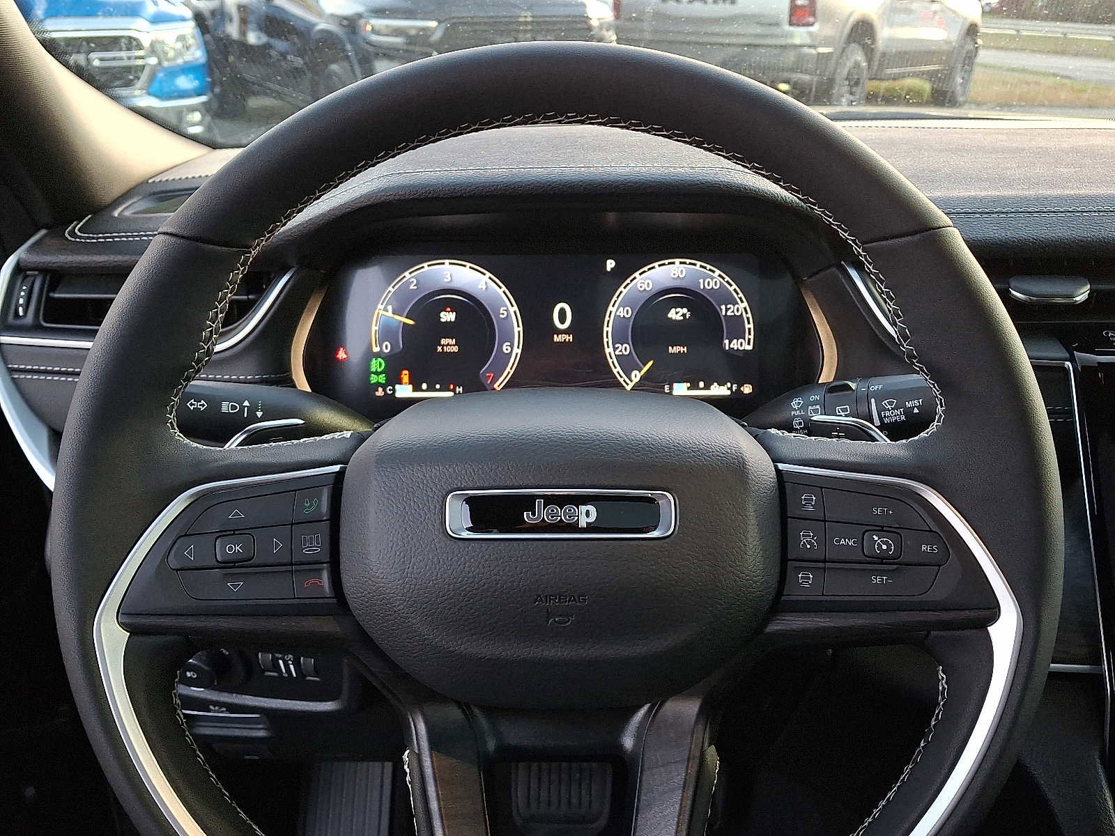 New 2025 Jeep Grand Cherokee Limited image 15