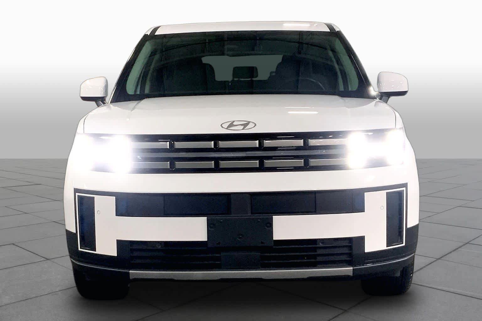 Used 2026 Hyundai Santa Fe SE AWD/4WD image 4