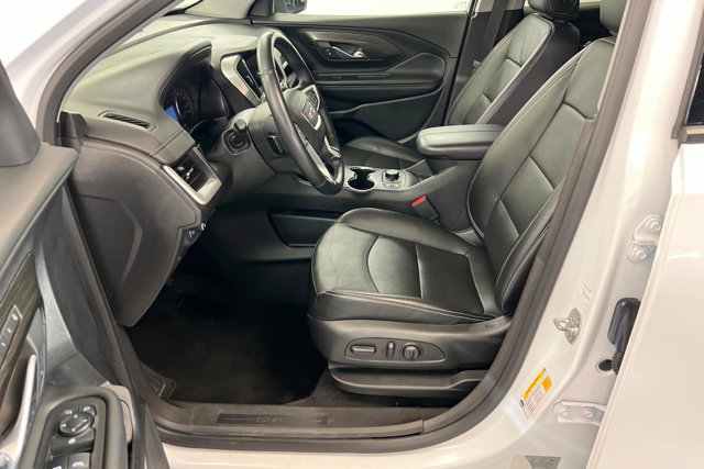 Used 2024 GMC Terrain SLT AWD/4WD image 17