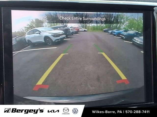 Used 2024 Chrysler Pacifica Touring-L FWD image 21