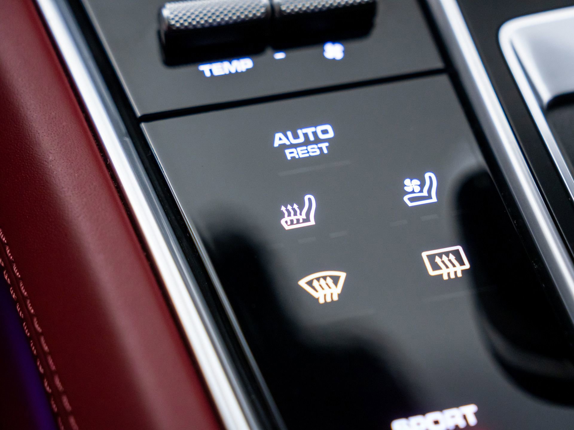 Certified 2023 Porsche Panamera 4 Platinum Edition AWD/4WD image 31