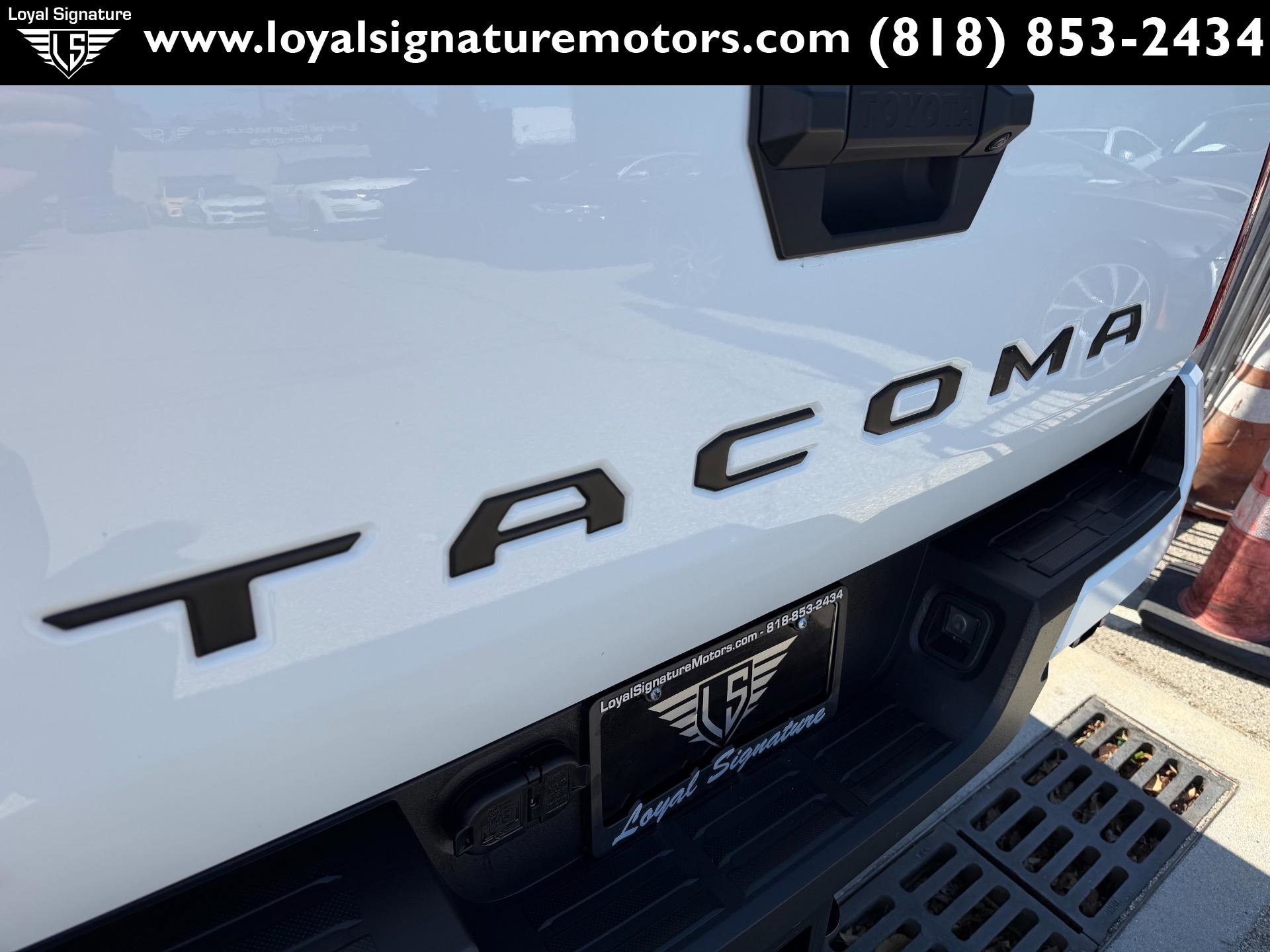 Used 2025 Toyota Tacoma TRD Sport AWD/4WD image 8