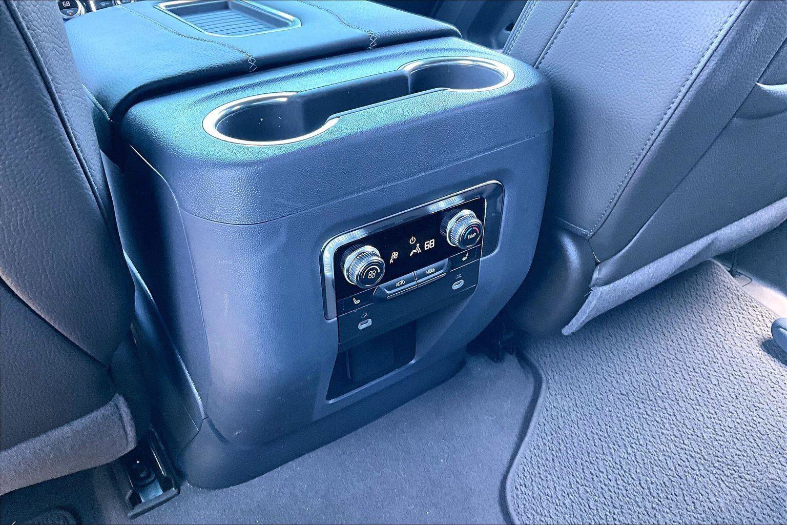 Used 2024 GMC Yukon Denali w/ Max Trailering Package AWD/4WD image 10